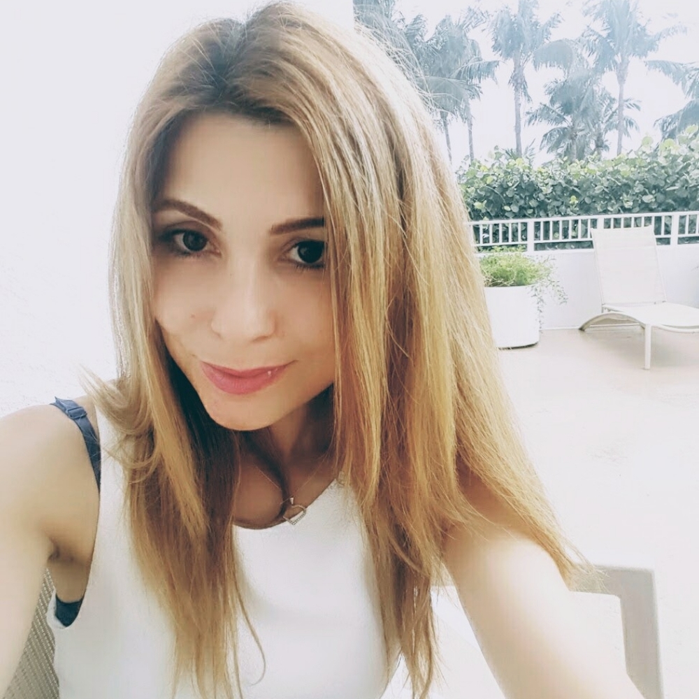 Meet your Posher, Eva